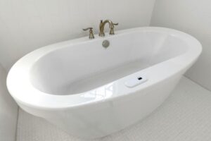How to Handle a Bathtub Crack Like a Pro